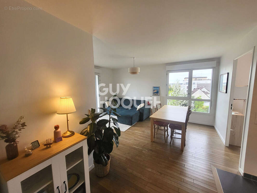 Appartement à ROSNY-SOUS-BOIS