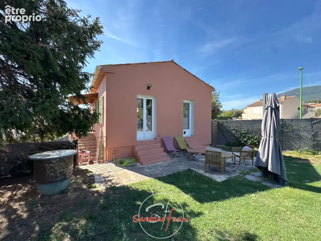 Photo Maison à Carros au prix de 478 000€