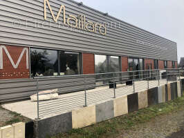 Batiment commercial avec terrain - photo 2