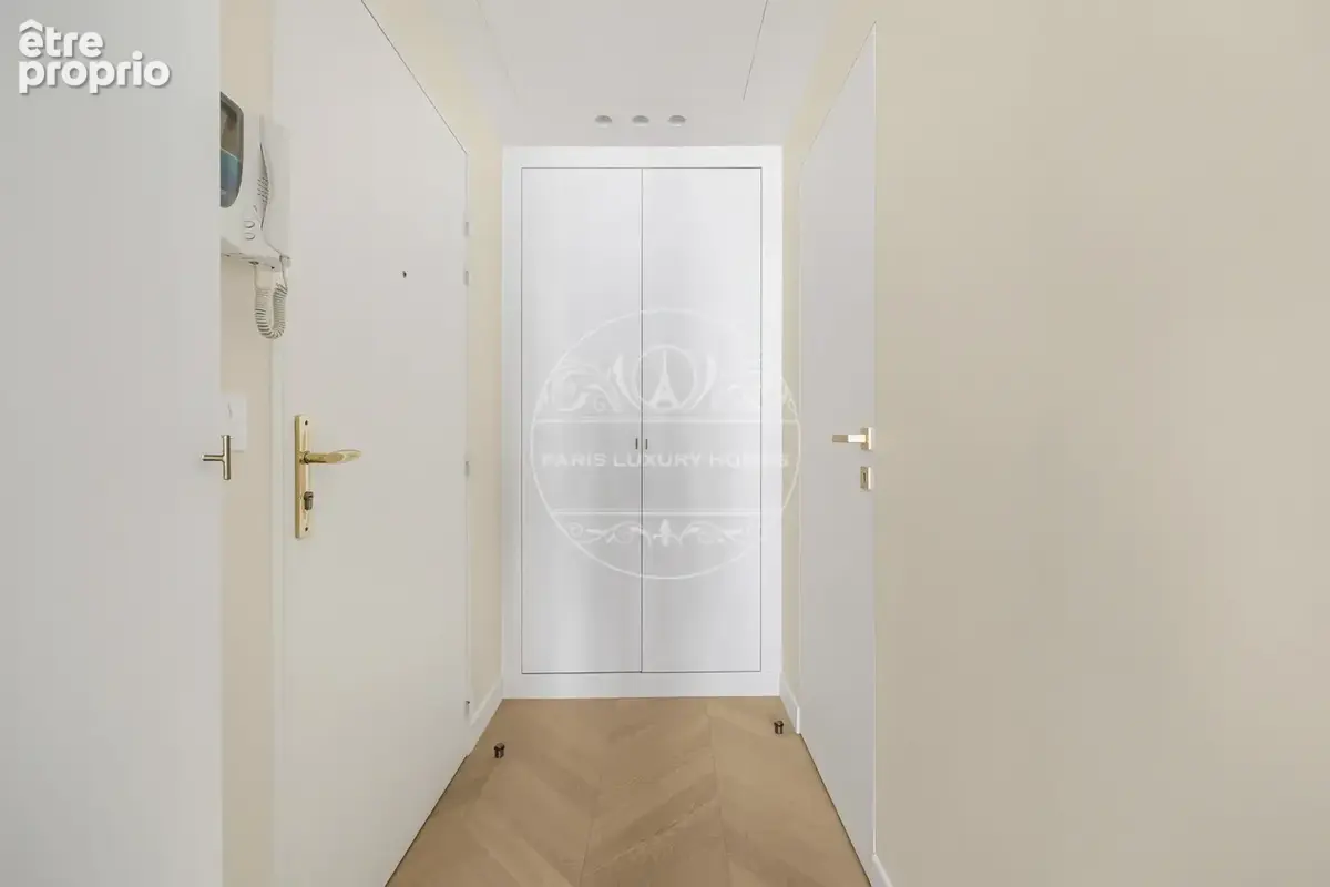 Superbe pied à terre à Paris 8ème ! - photo 7