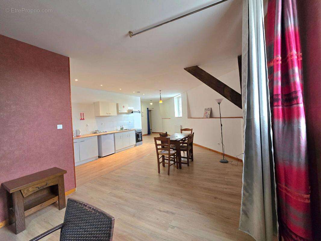 Appartement à FOURMIES