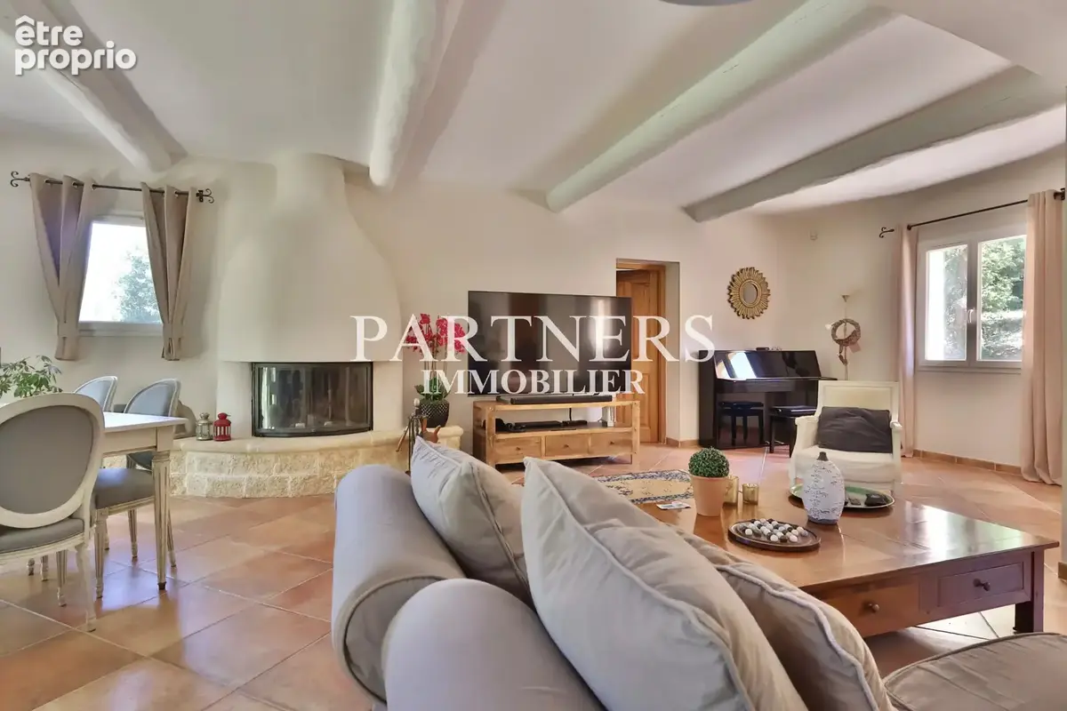 Maison 6 pièces 225 m² à vendre à Trets (13530) - photo 9