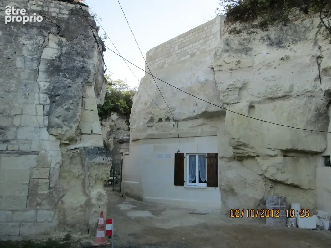 Ensemble troglodytique atypique à Avoine   3 espaces indépendants   Fort potentiel locatif - photo 2