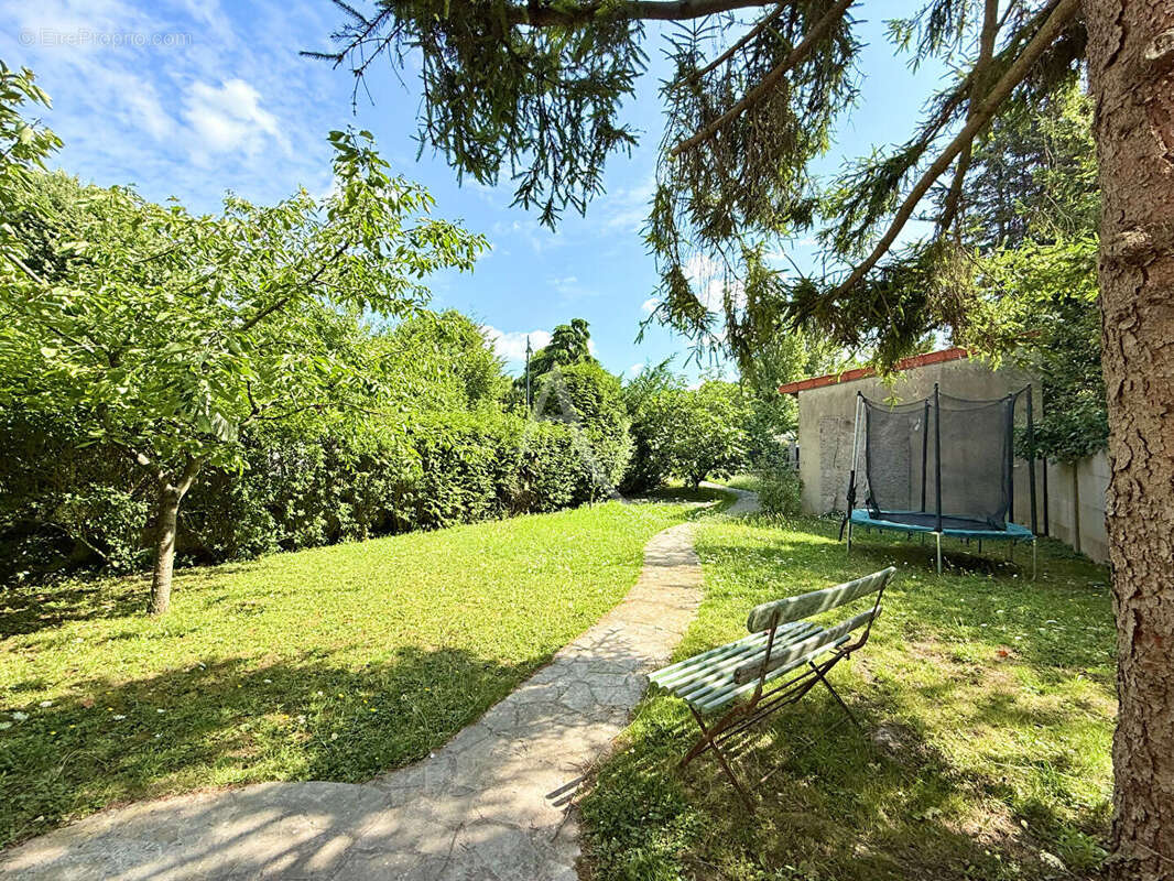 Maison à LE PERREUX-SUR-MARNE