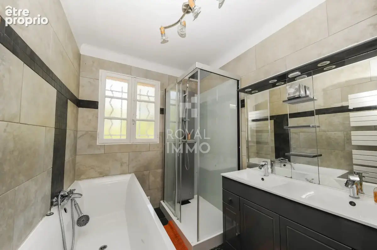 Maison T5 110 m2 Plain pied LA GARDE - 2300 m2 de terrain avec piscine - photo 7