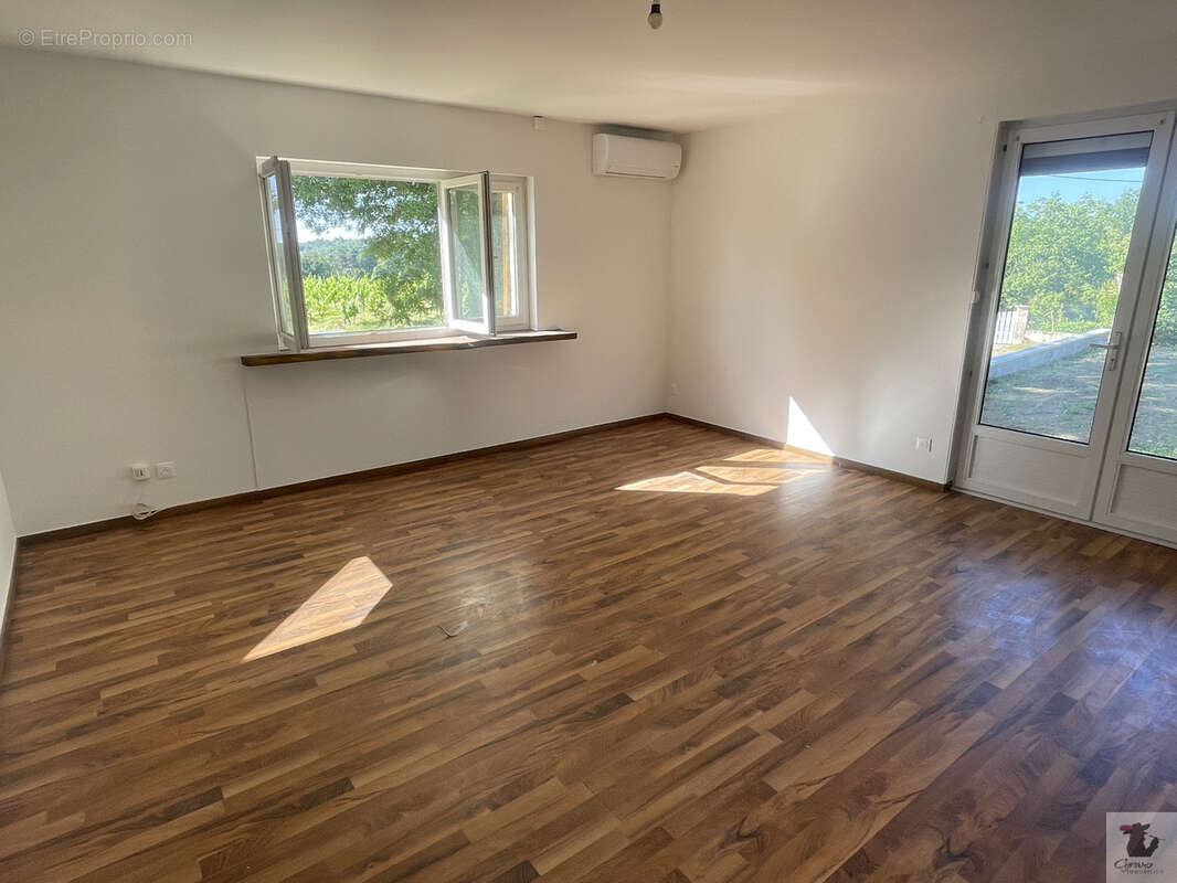 Maison LEMBRAS, 125m2 avec grands garages - Vue verdoyante - Calme absolu - photo 5
