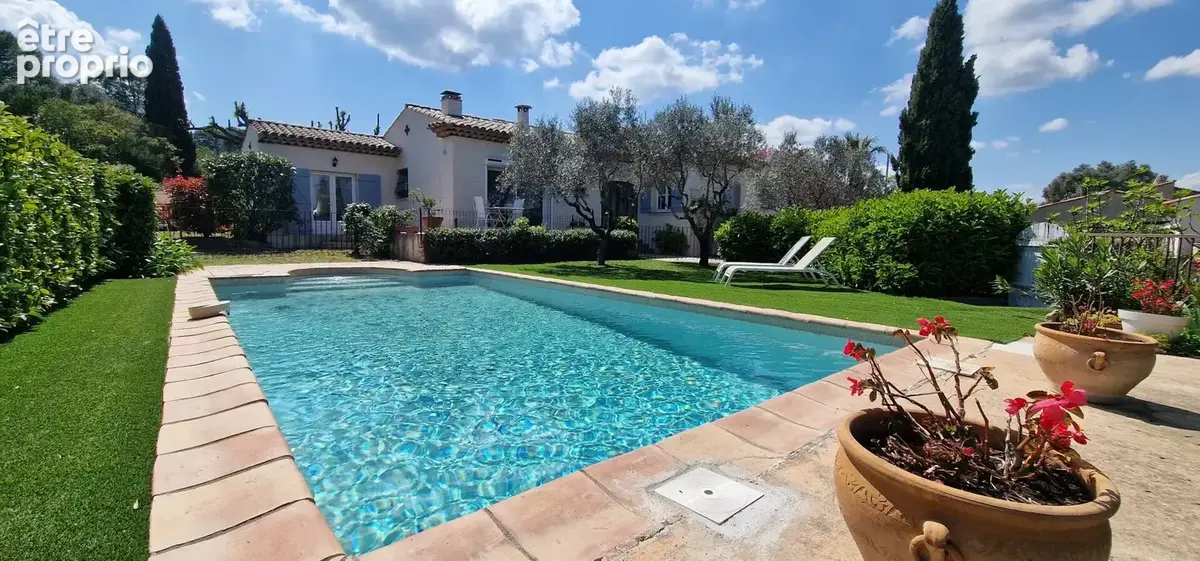 Autre à ROQUEBRUNE-SUR-ARGENS