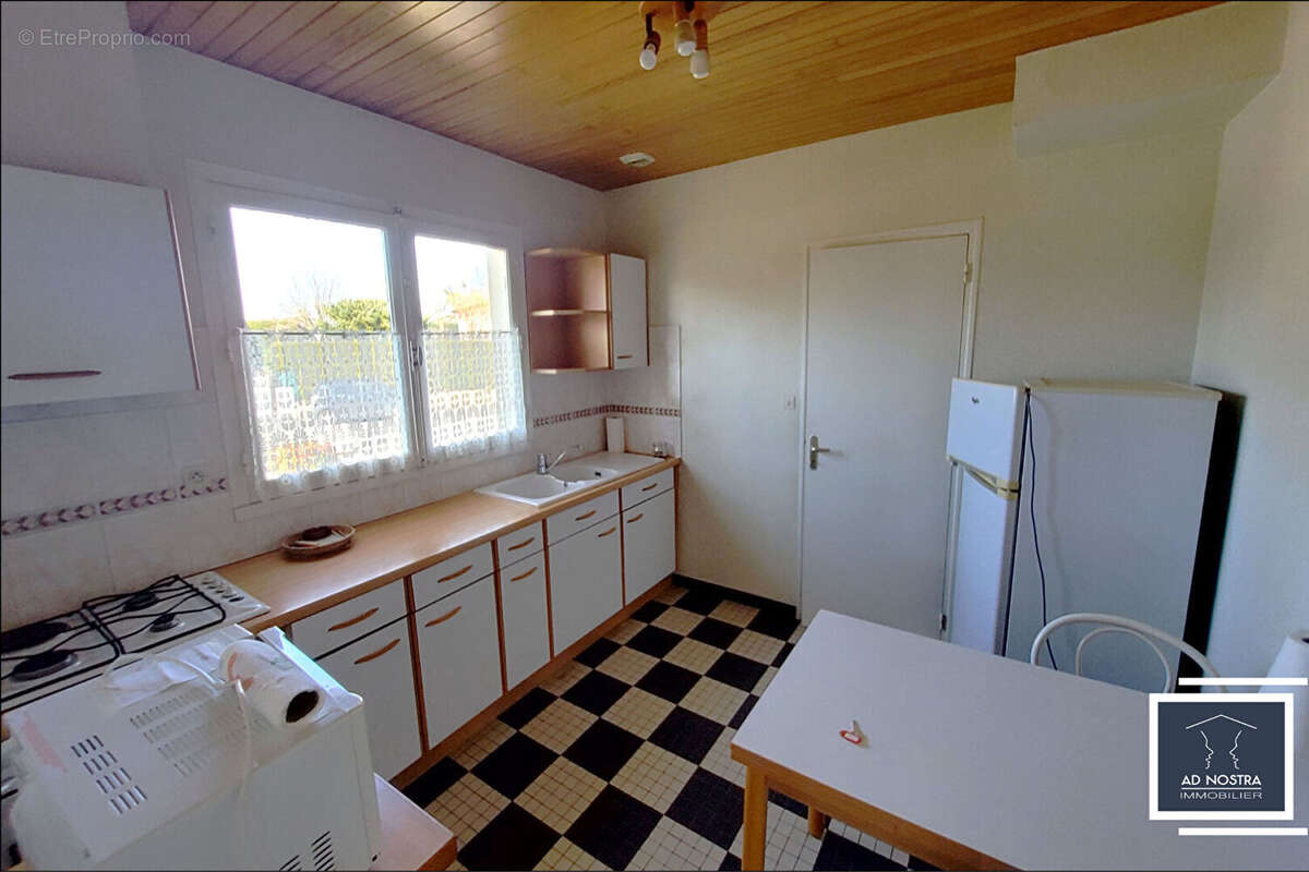 Maison à LA CHAPELLE-THOUARAULT