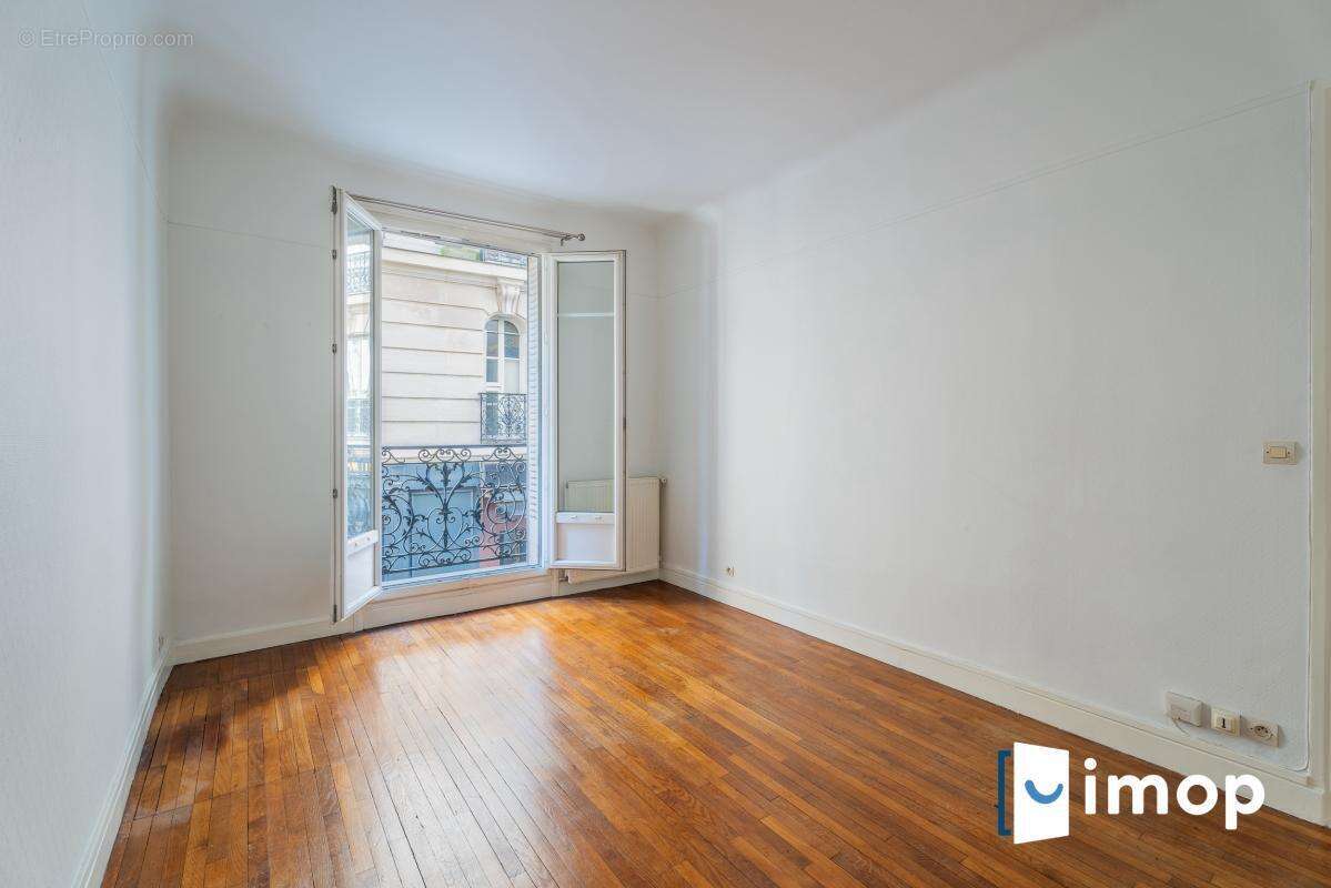 Appartement à PARIS-3E