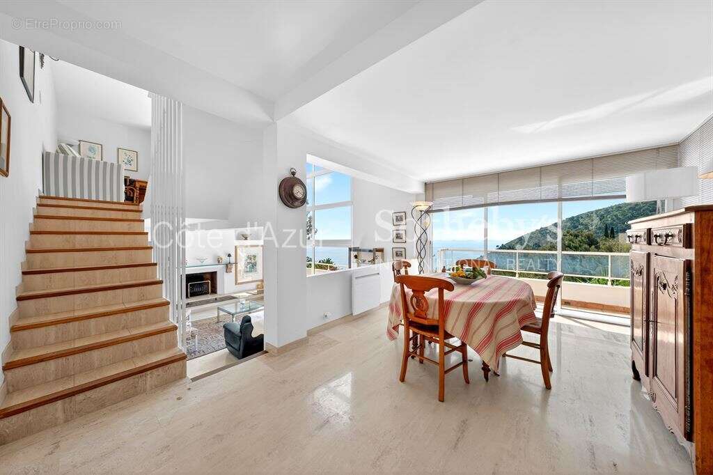 Maison à EZE