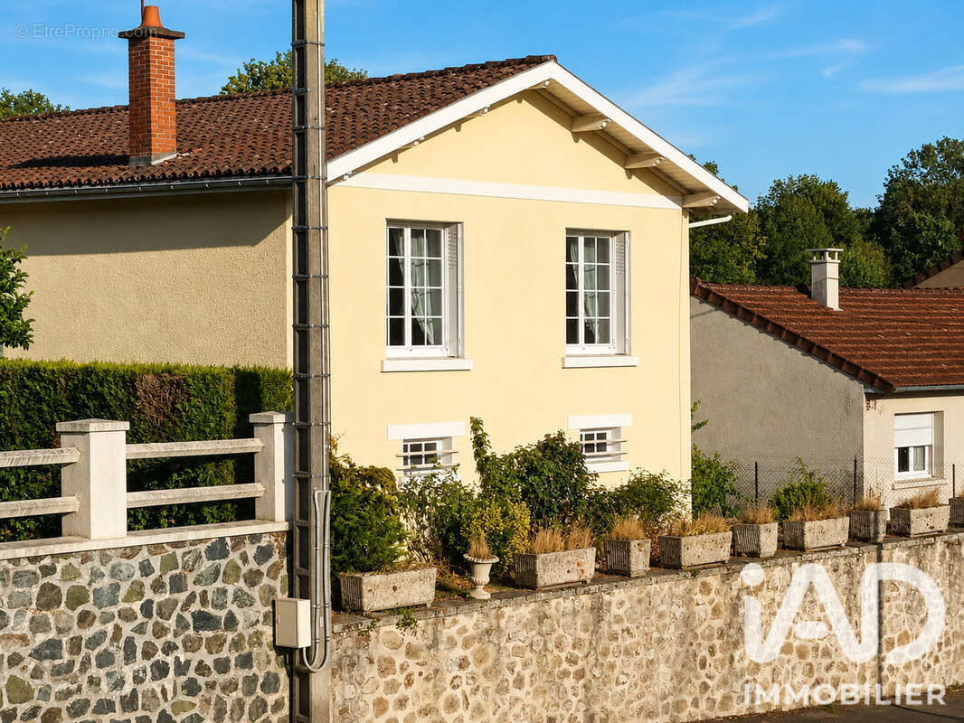 Maison 101 m² à Saint-Junien  - photo 8