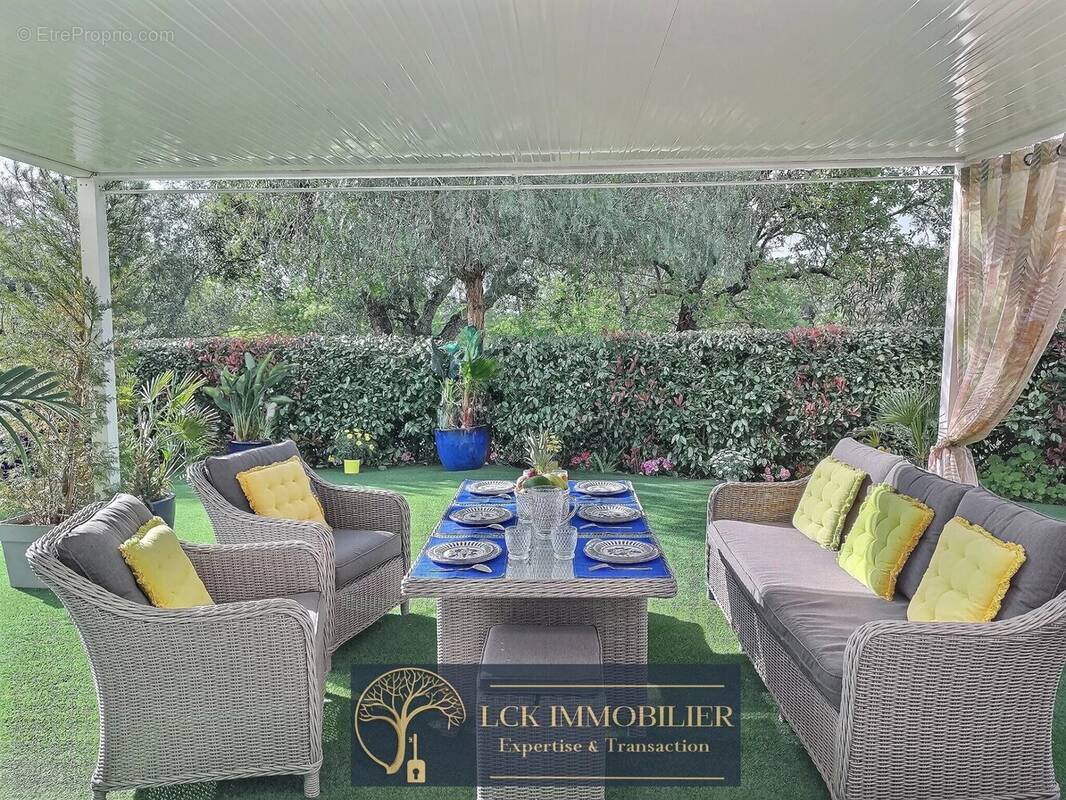 Appartement à PUGET-SUR-ARGENS