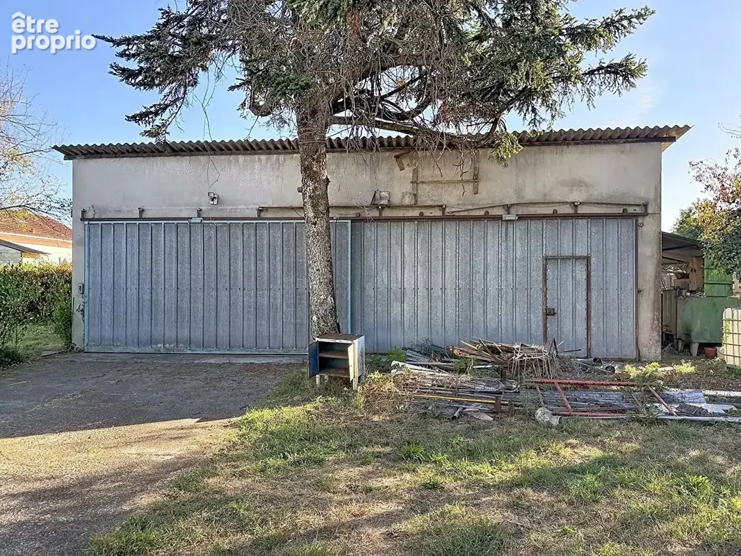 Parking à PARENTIS-EN-BORN