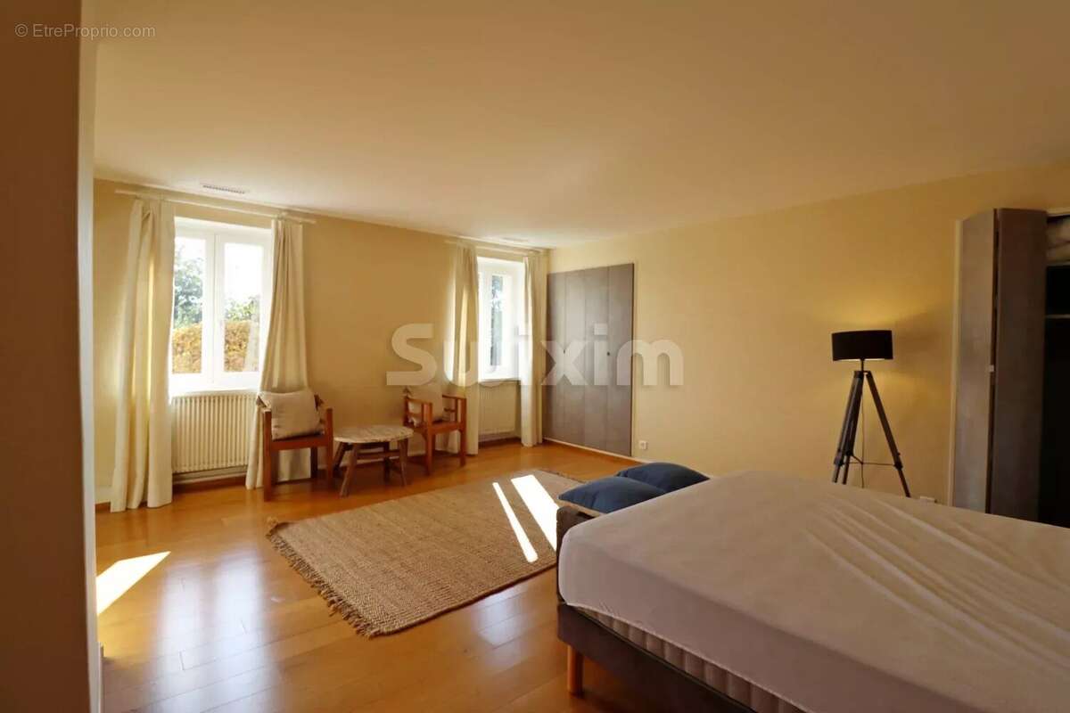 Maison à MONTELIMAR