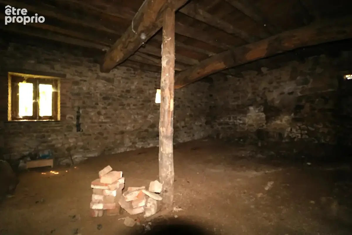 Corps de ferme sur 20 000 m² de terrain - photo 9