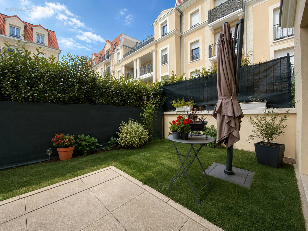 Appartement à VILLEPREUX