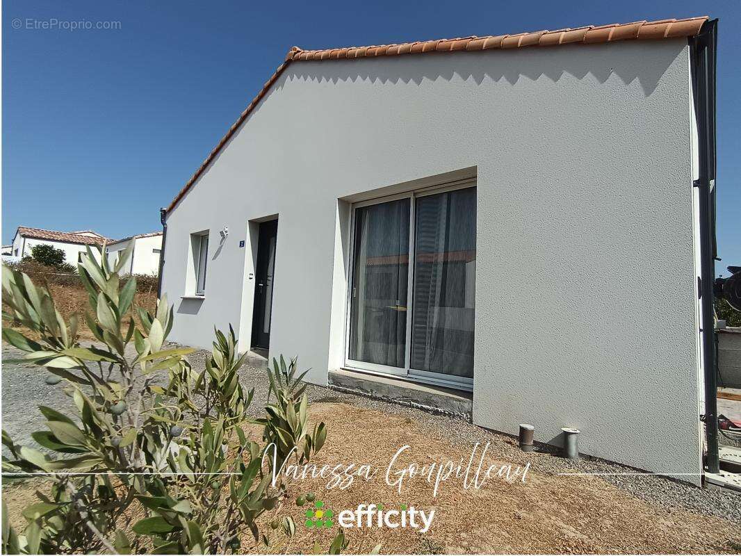 Maison 125 m² à La Mothe-Achard  - photo 2