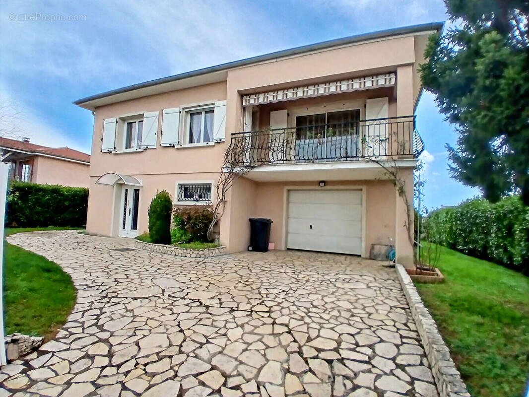 Maison à SAINT-ANDEOL-LE-CHATEAU