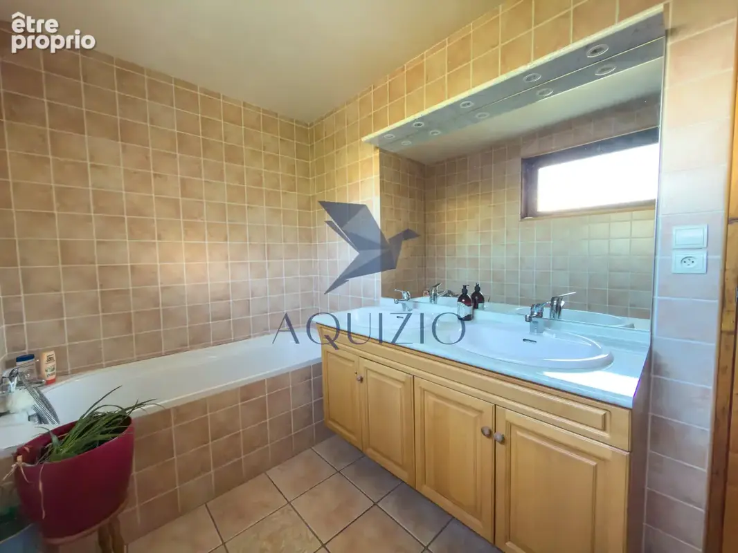 Maison 4 chambres + bureau sur un grand terrain avec piscine - photo 15