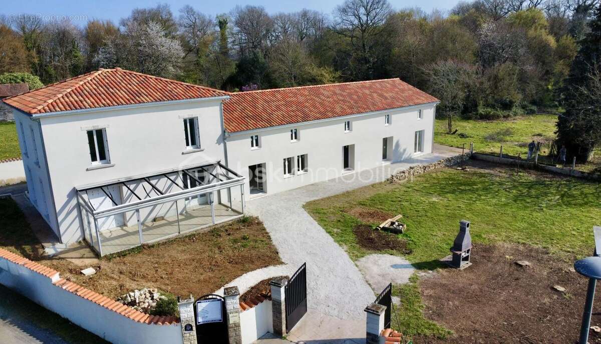 RARE – Propriété 363 m² – 10 chambres – Piscine intérieure – Idéal gîte - photo 22