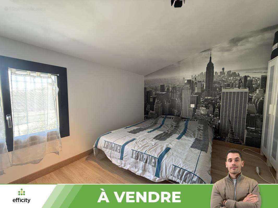 Maison 293 m² à Jaunay-Clan  - photo 9