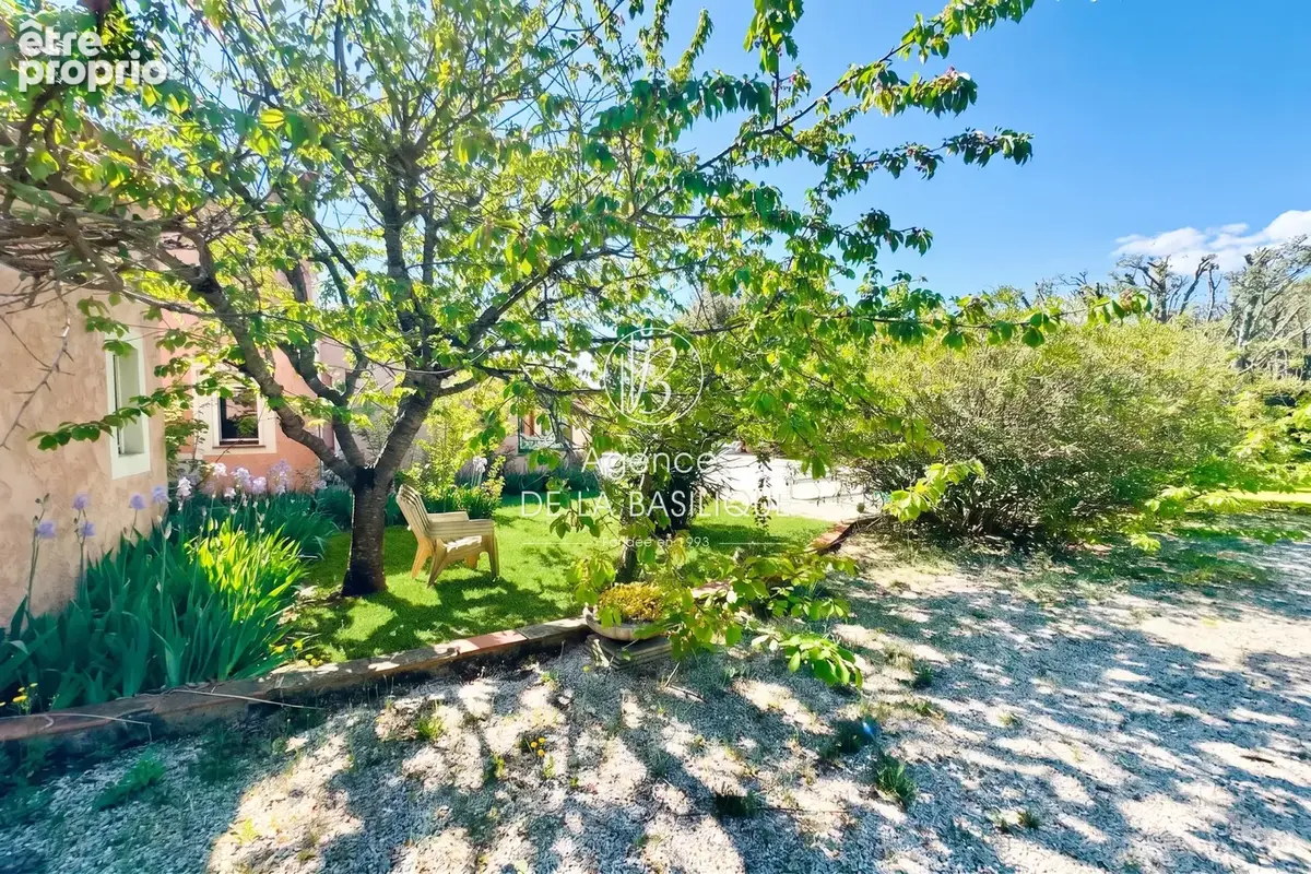 Maison 7 pièces 158 m² à vendre à Saint-Maximin-La-Sainte-Baume (83470) - photo 3