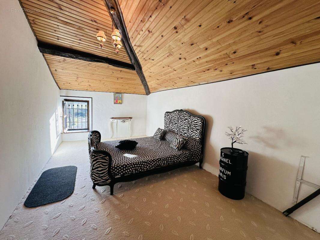 Maison à PRAT-BONREPAUX