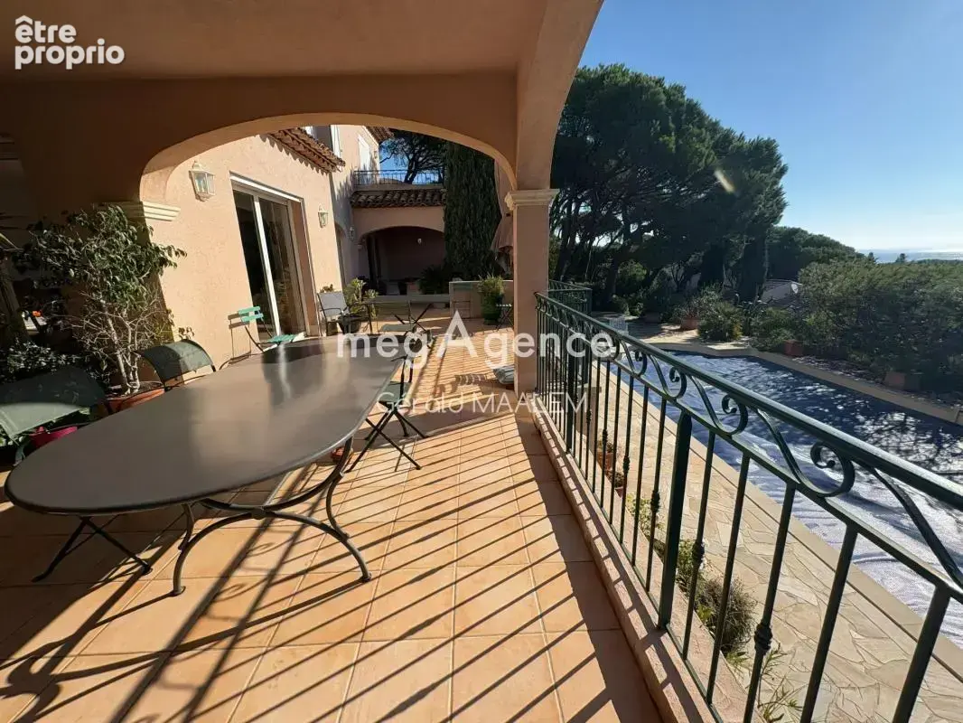 villa piscine vue mer dans un parc securisé - photo 7