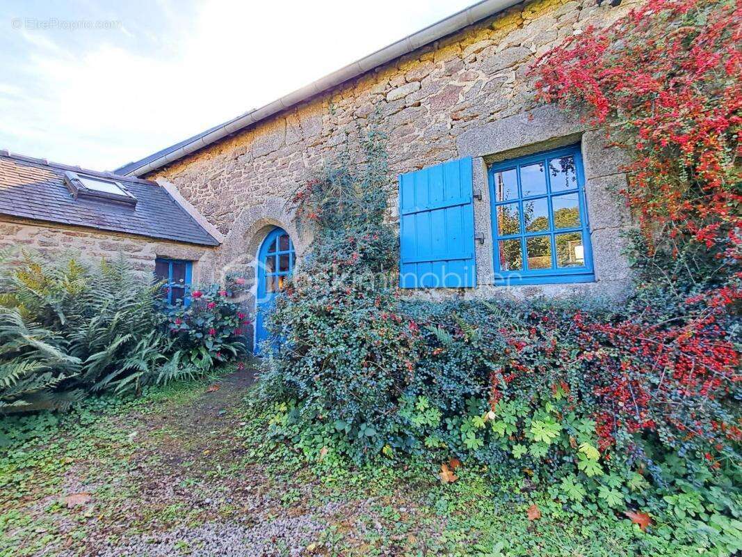 Maison à POULLAOUEN