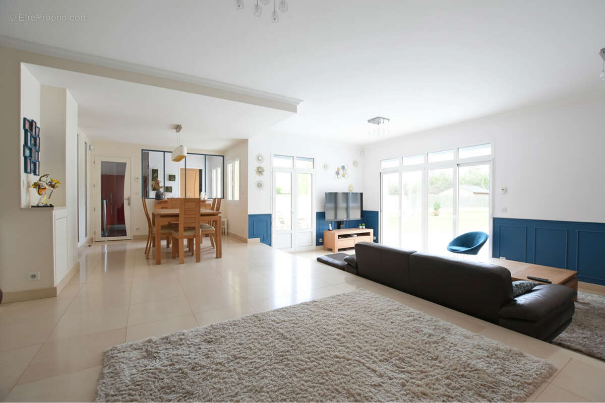 Maison à LES ESSARTS-LE-ROI