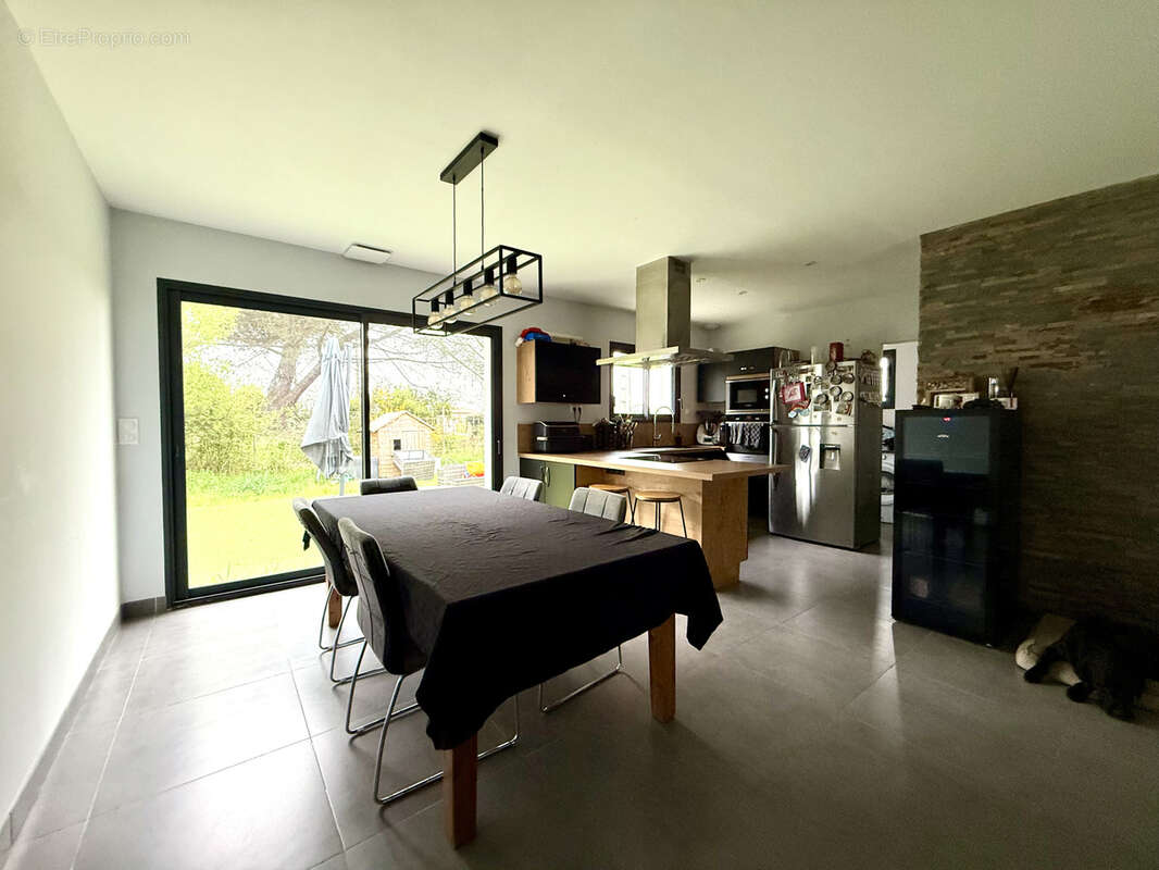 Maison à MONTAIGUT-SUR-SAVE