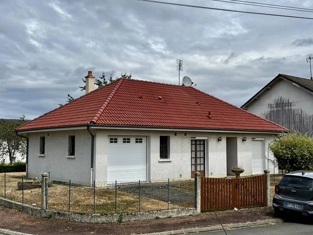 Maison à BELLAC