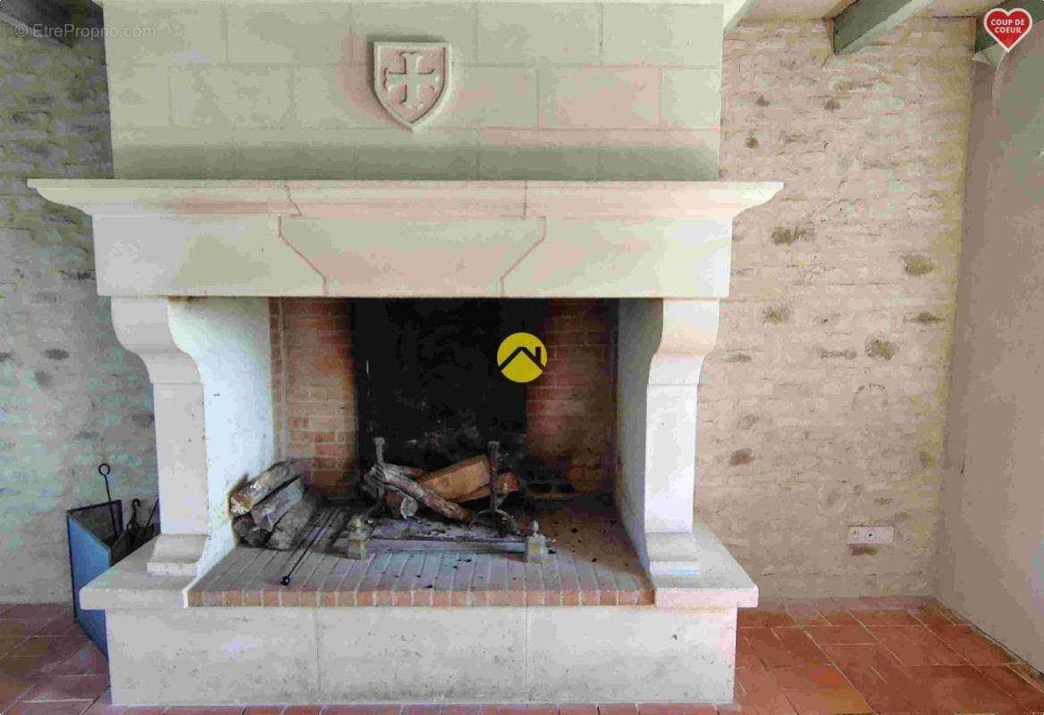 Maison à LA CHAPELLE-HUGON