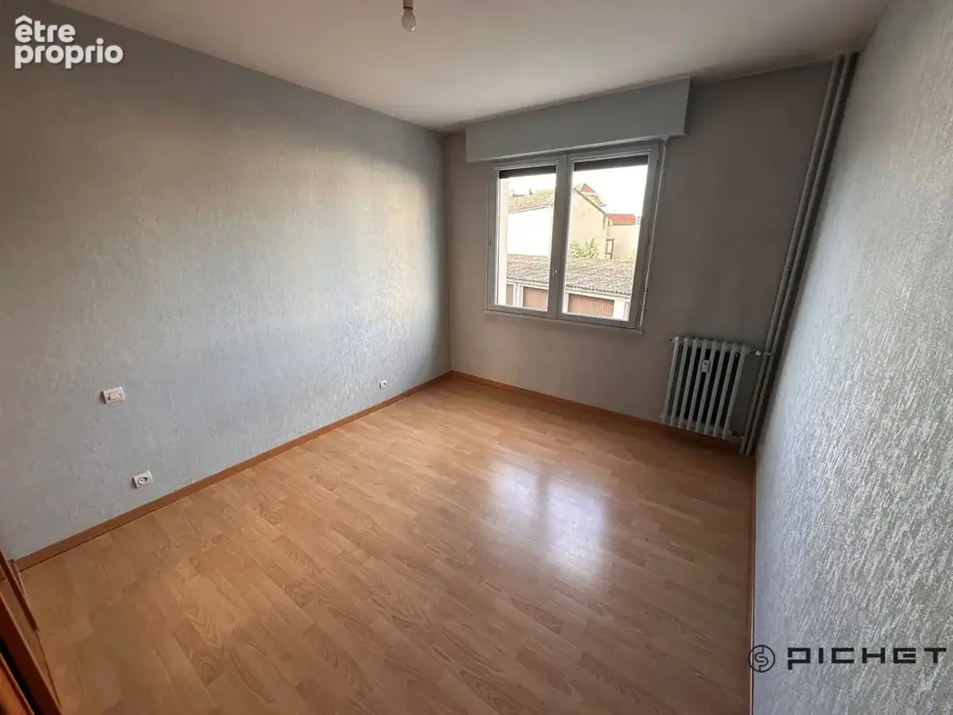 Appartement à rafraichir dans résidence recherchée / Garage et 2 balcons - photo 11