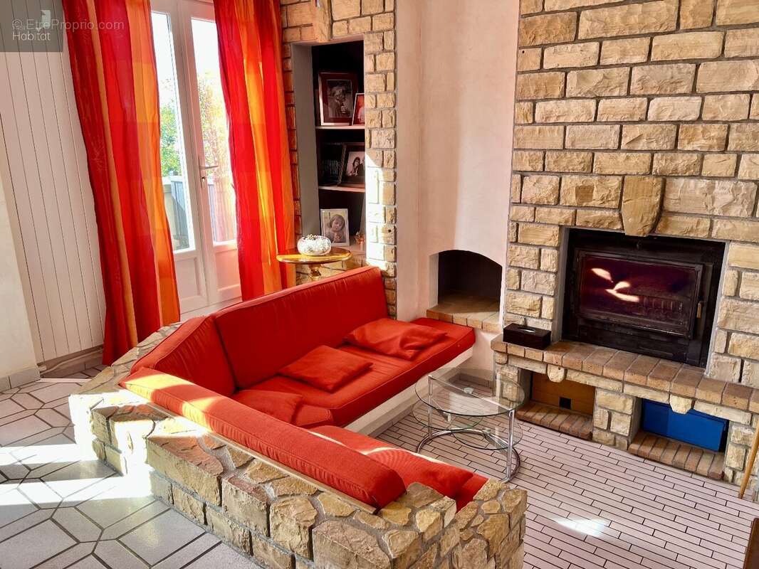 Maison à ONET-LE-CHATEAU