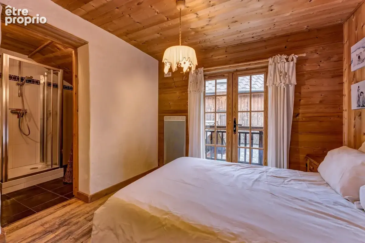 MORZINE – Chalet traditionnel de 7 chambres comprenant deux appartements indépendants - photo 16
