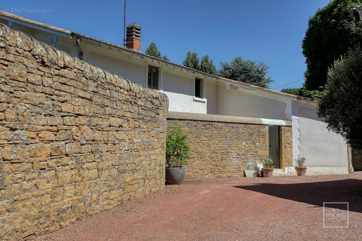 Maison à SAINT-CYR-AU-MONT-D&#039;OR