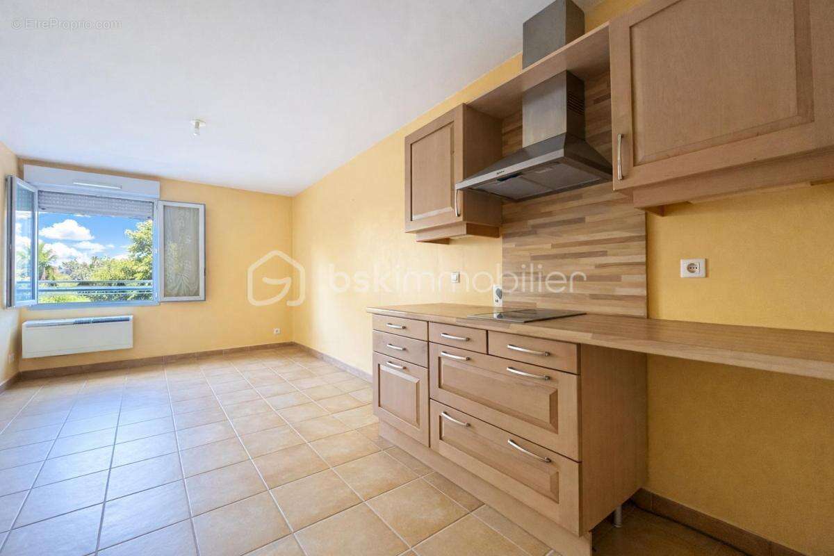 Appartement à SAINT-GENIS-LAVAL