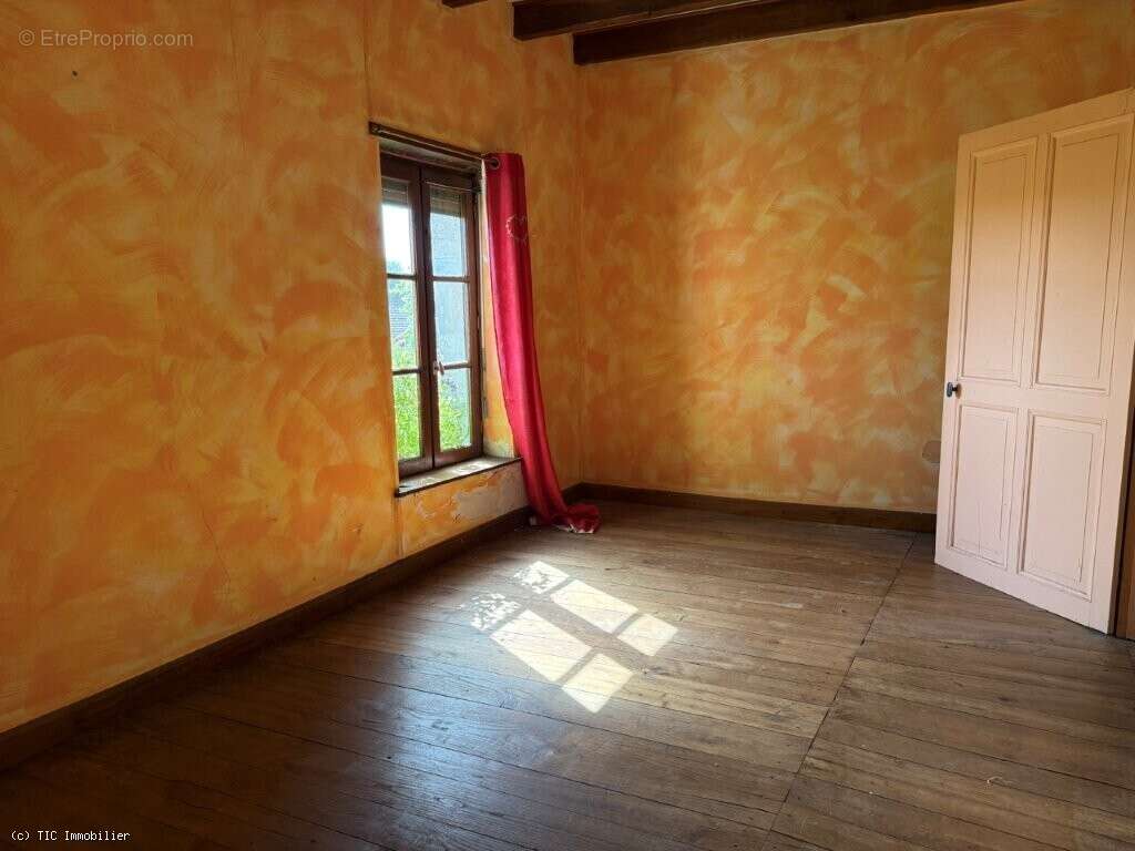 Petite Maison de Ville à Champagne Mouton - photo 7