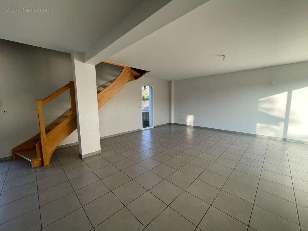Maison 99 m² à Bourg-De-Peage  - photo 4
