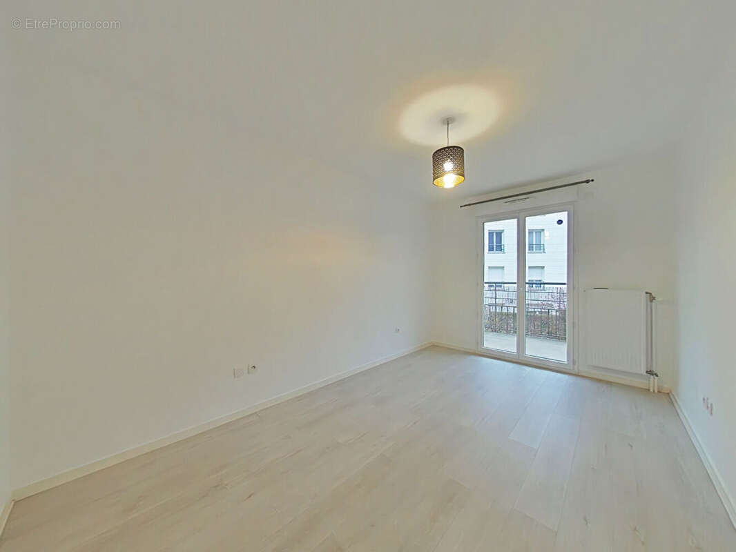 Appartement à FONTENAY-LE-FLEURY