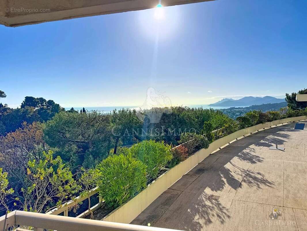 Appartement à LE CANNET