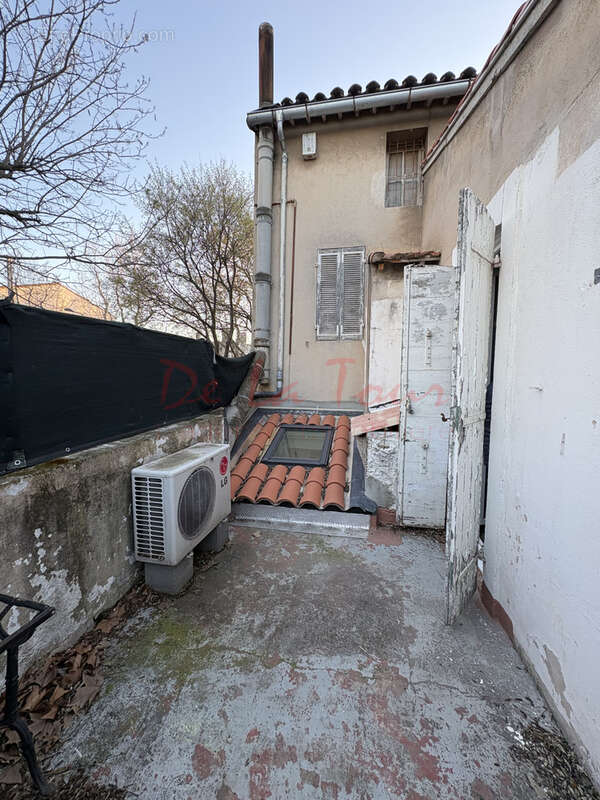 Immeuble avec commerce superficie totale 100m2 - photo 10
