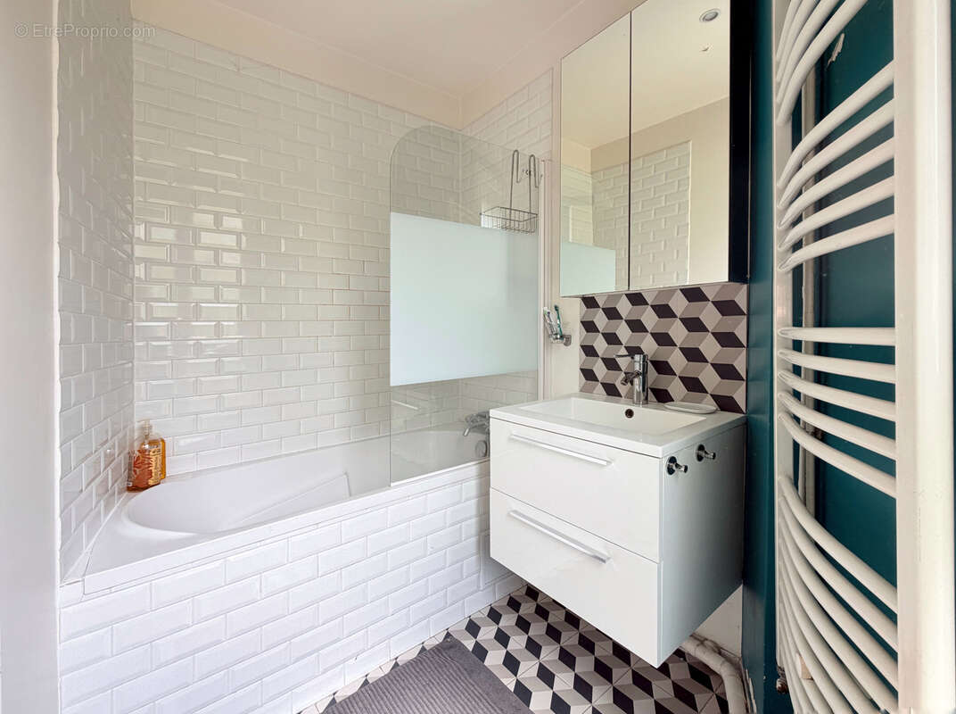 Appartement à PARIS-18E