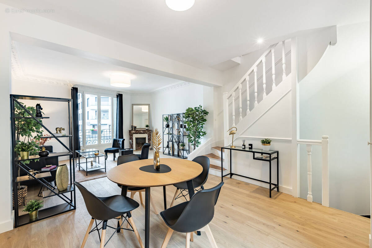 Photo 1 - Appartement à PARIS-11E
