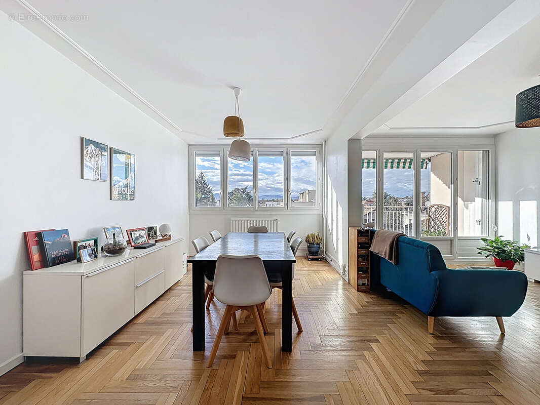 Appartement à TASSIN-LA-DEMI-LUNE