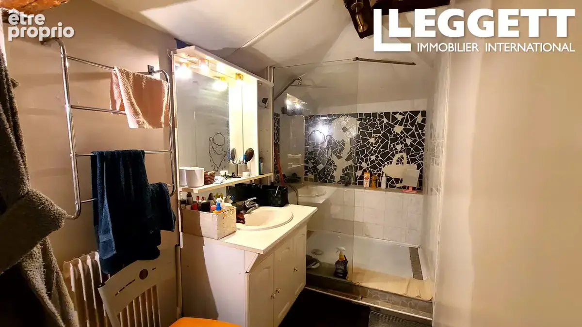Maison d'habitation en pierre de 4 chambres avec grand jardin à 2 mn de Nanteuil en Vallée - photo 9