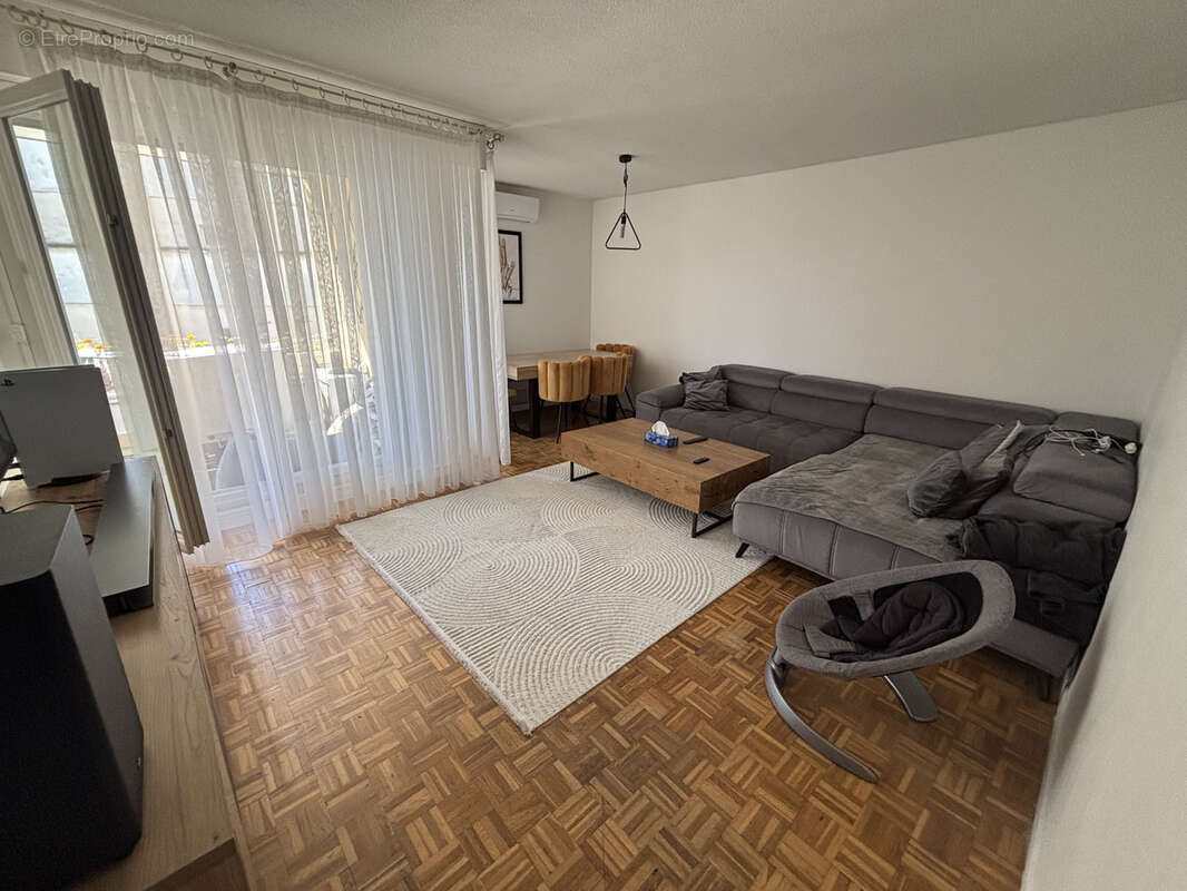 Appartement à PONT-SAINT-ESPRIT