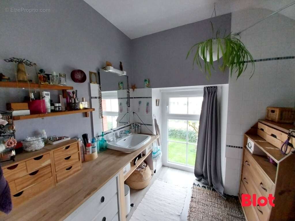 Maison à LA CHAPELLE-DES-FOUGERETZ