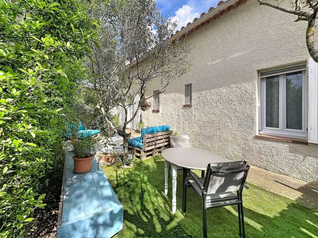 Maison à COTIGNAC